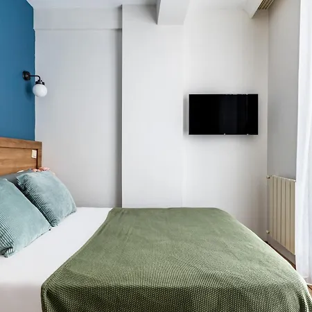 Apartamento Flat W Backyard 10 Min To Taksim And Citys Mall Estambul